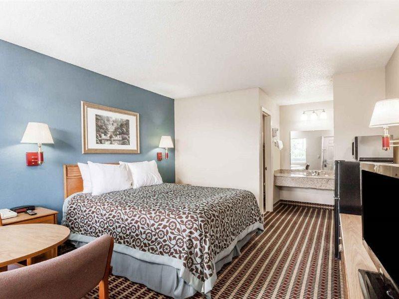 Days Inn By Wyndham Nashville N Opryland/Grand Ole Opry Exterior foto