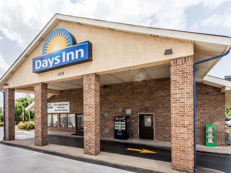 Days Inn By Wyndham Nashville N Opryland/Grand Ole Opry Exterior foto